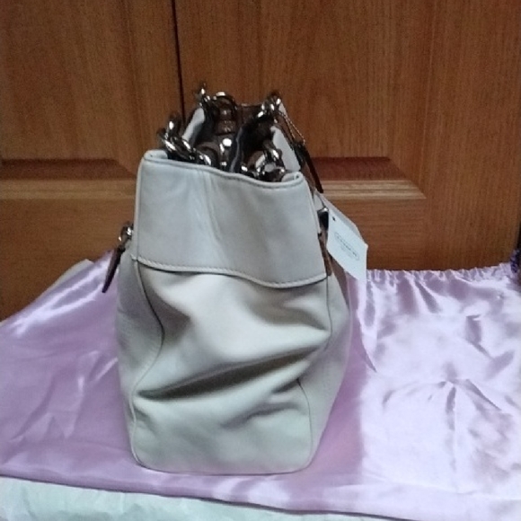 Coach White And Nutmeg Penelope Carryall Handbag - Picture 6 of 11